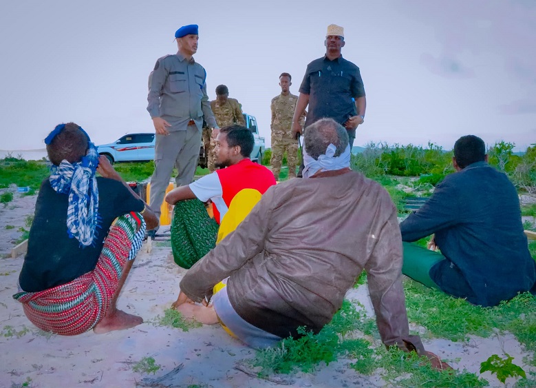 Hawlgalka xeebaha Kismaayo.jpg